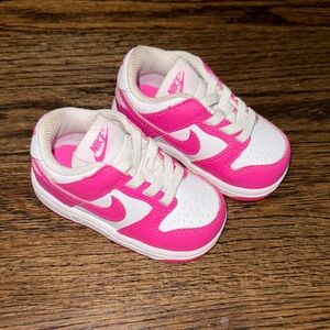 Nike Kids Sneakers in Pink and White